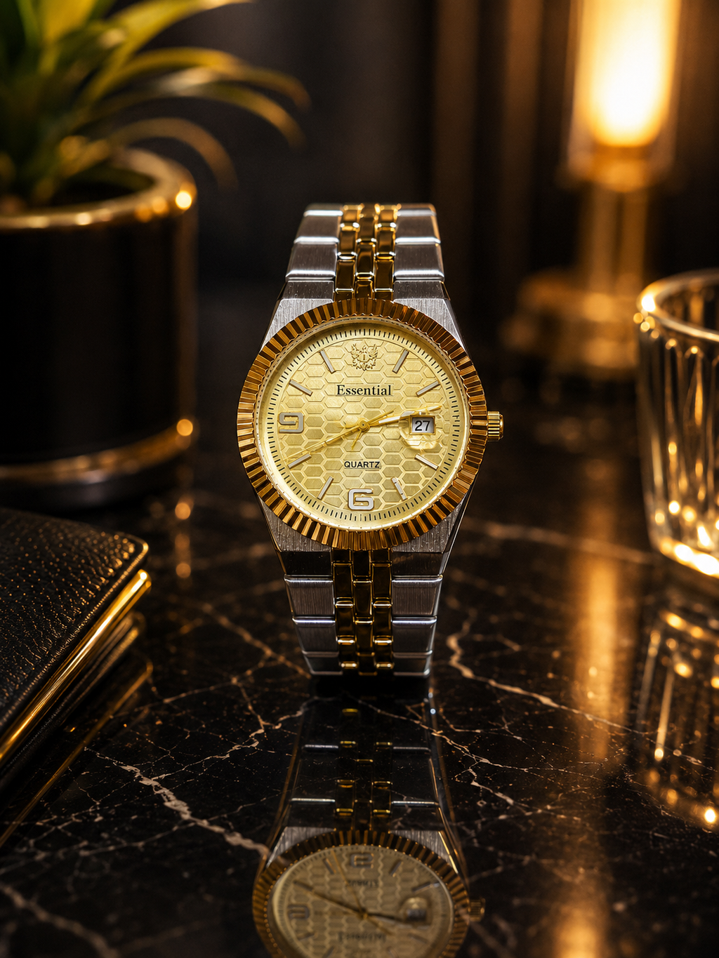 Essential Luxury Quartz Men'S Wristwatch, a Sporty And Timepiece with Luminous Features And a Date Function, Crafted from Stainless Steel. Perfect As a Gift